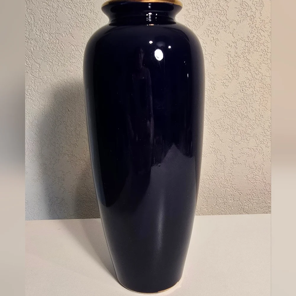 Elegant Cobalt Blue Japanese Oriental Peacock Vase with Floral Design 8.75